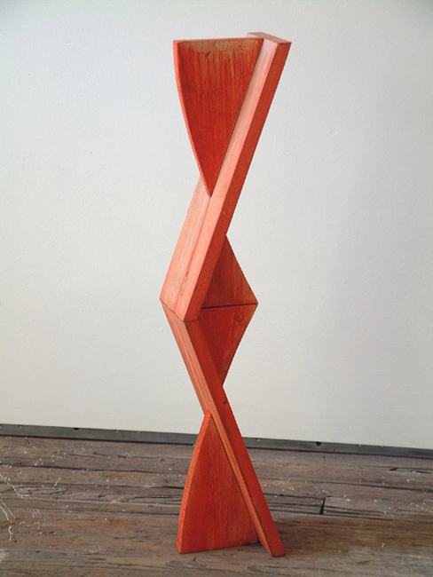 Image of a 28" tall painted wood sculpture from Sjak Marks Staande linj series.